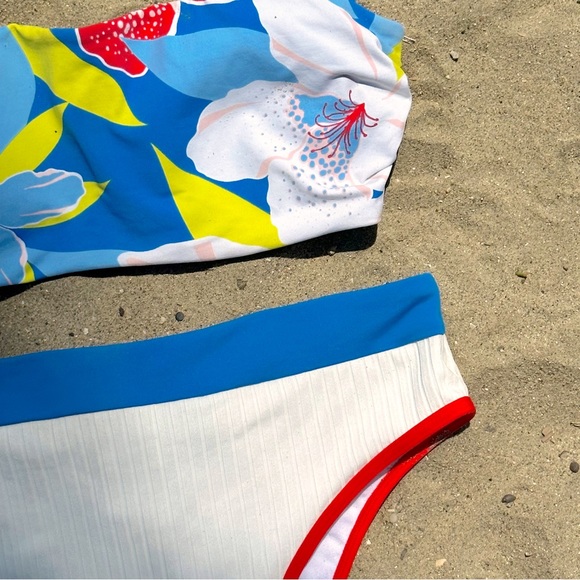 RETRO-INSPIRED Roxy Americana bikini - Picture 3 of 5